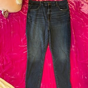 American Eagle Curvy Super High Waisted Jeggings. Size 18 Curvy.